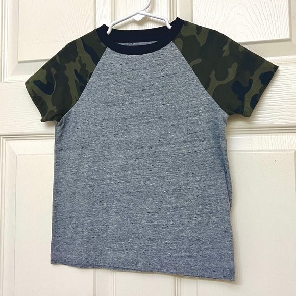 Boys Old Navy Color Block T-Shirt Size XS 5 - Picture 2 of 3